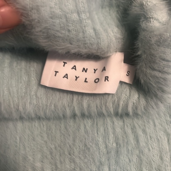 Tanya Taylor sweater. From RTR. No flaws. Supper cozy and soft - Picture 2 of 6